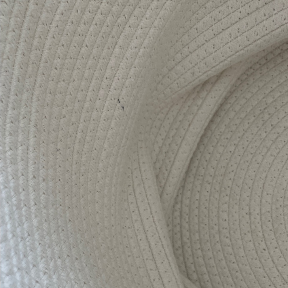 Face Design White Minimalist Woven Storage Basket - Picture 4 of 15